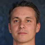 Viktor S.